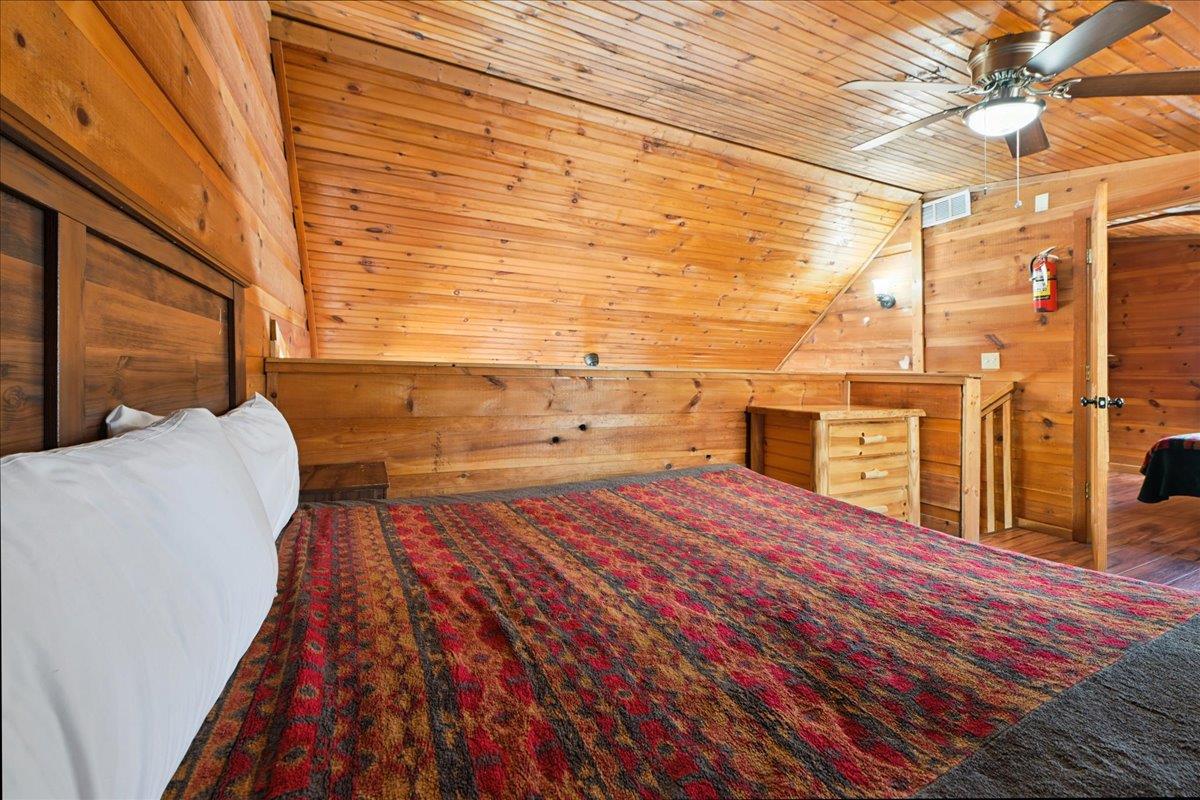 41Primary Bedroom