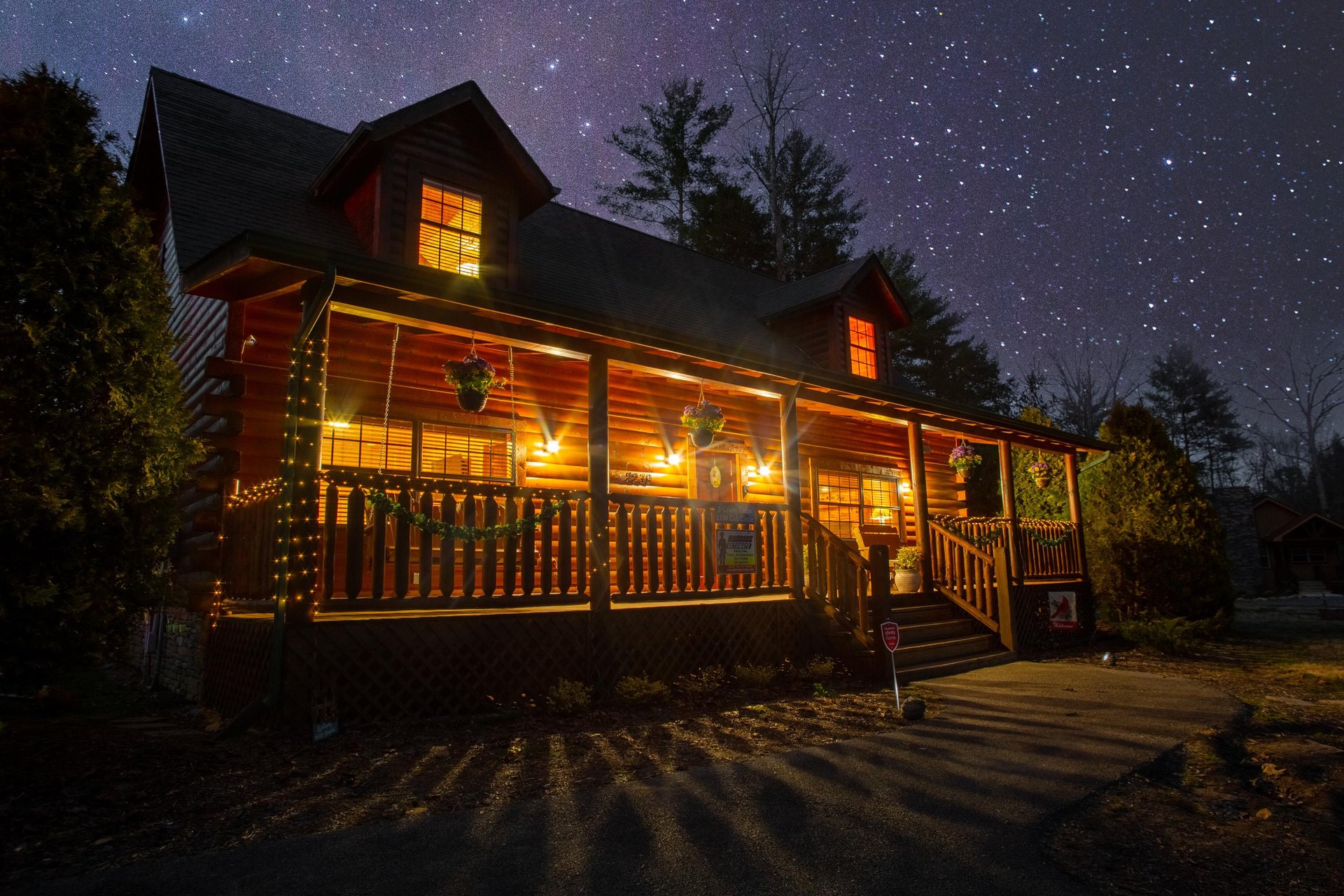 Front of 3 Crazy Cubs cabin night view