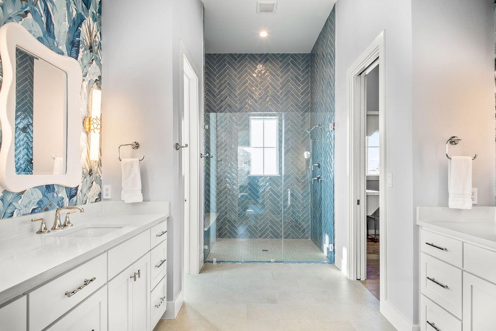 Primary King Bathroom, 2nd Floor