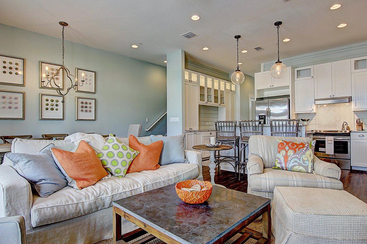 Living Area, 1st Floor