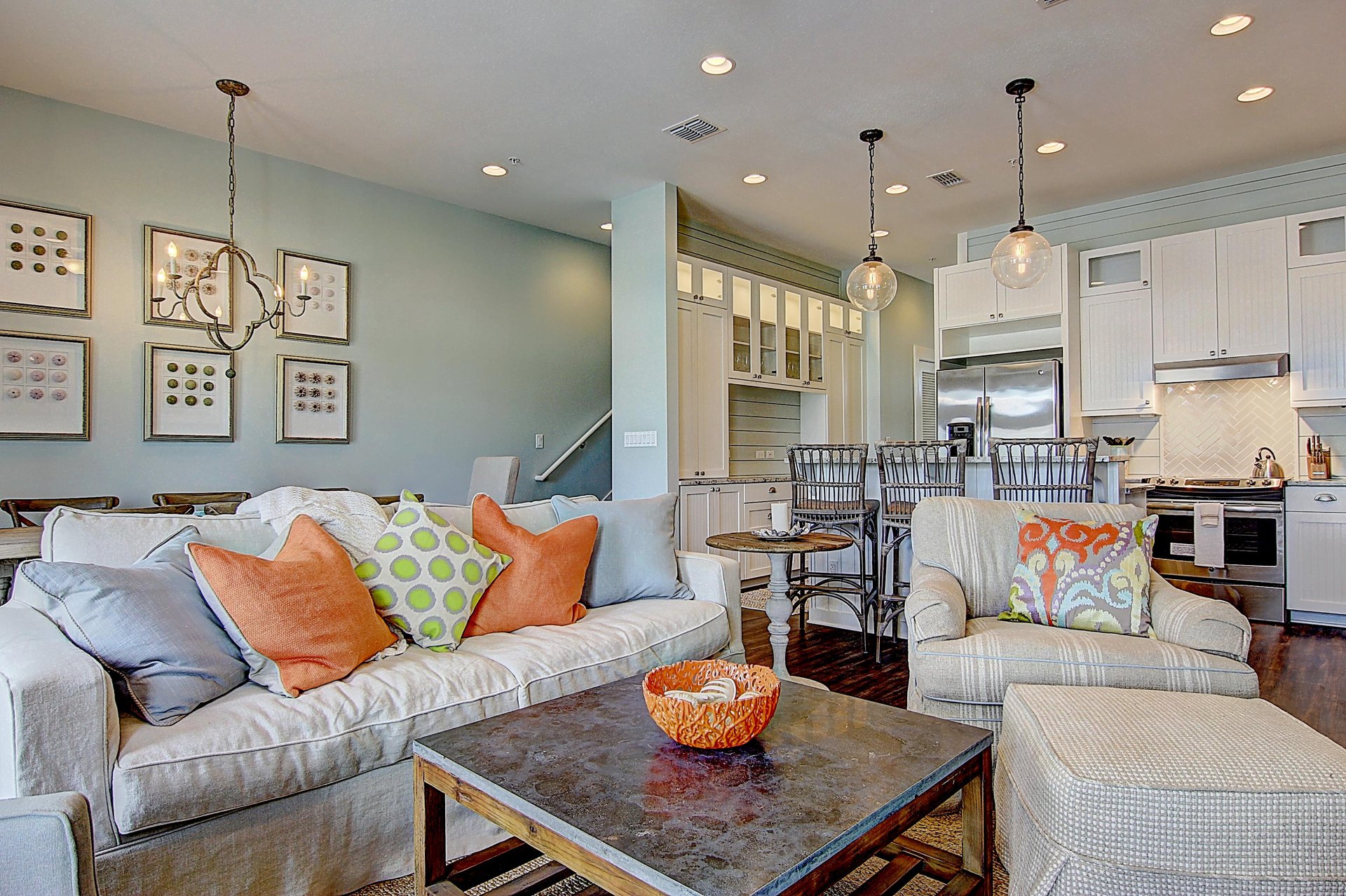 Living Area, 1st Floor