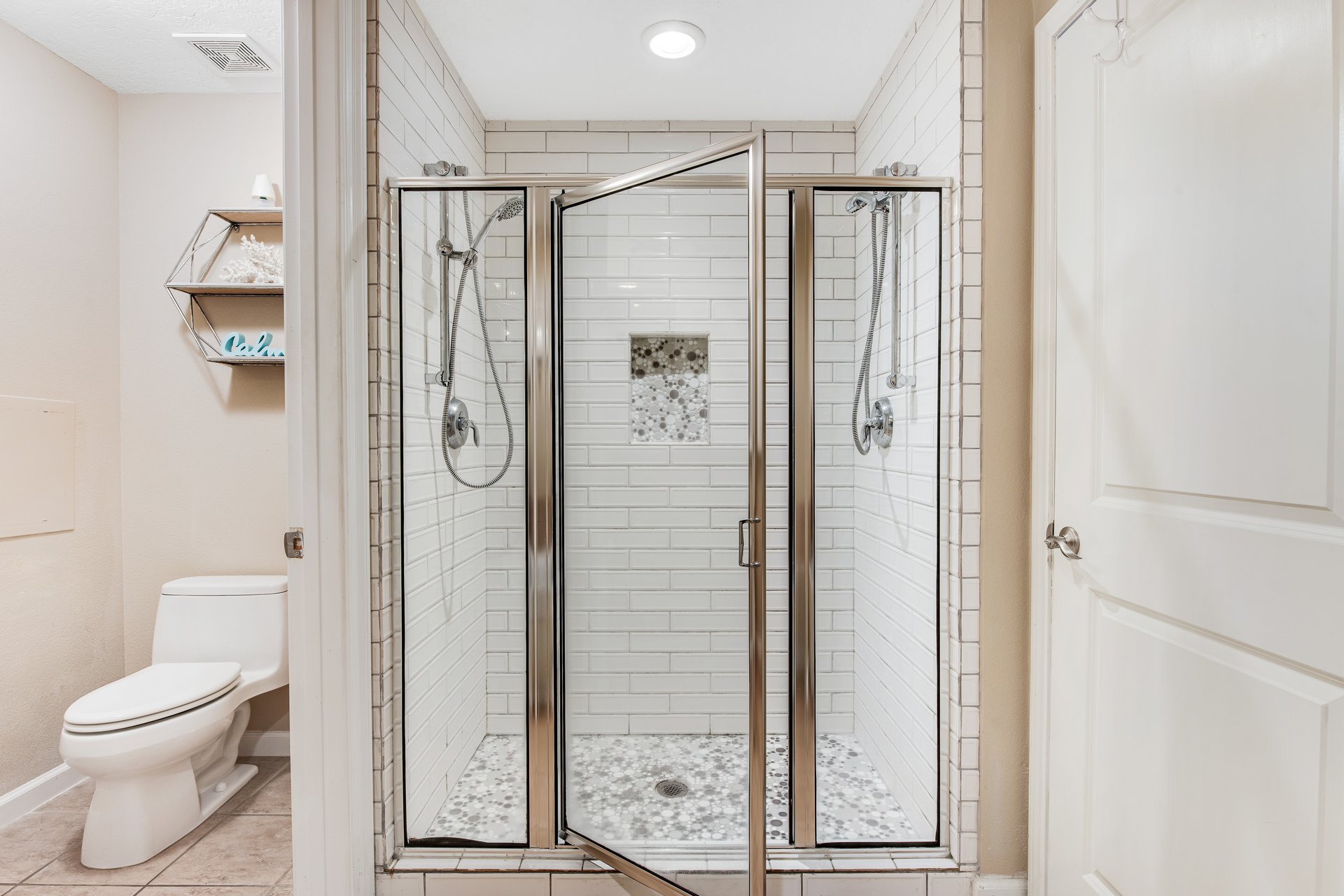 The Colonnades 1503 14