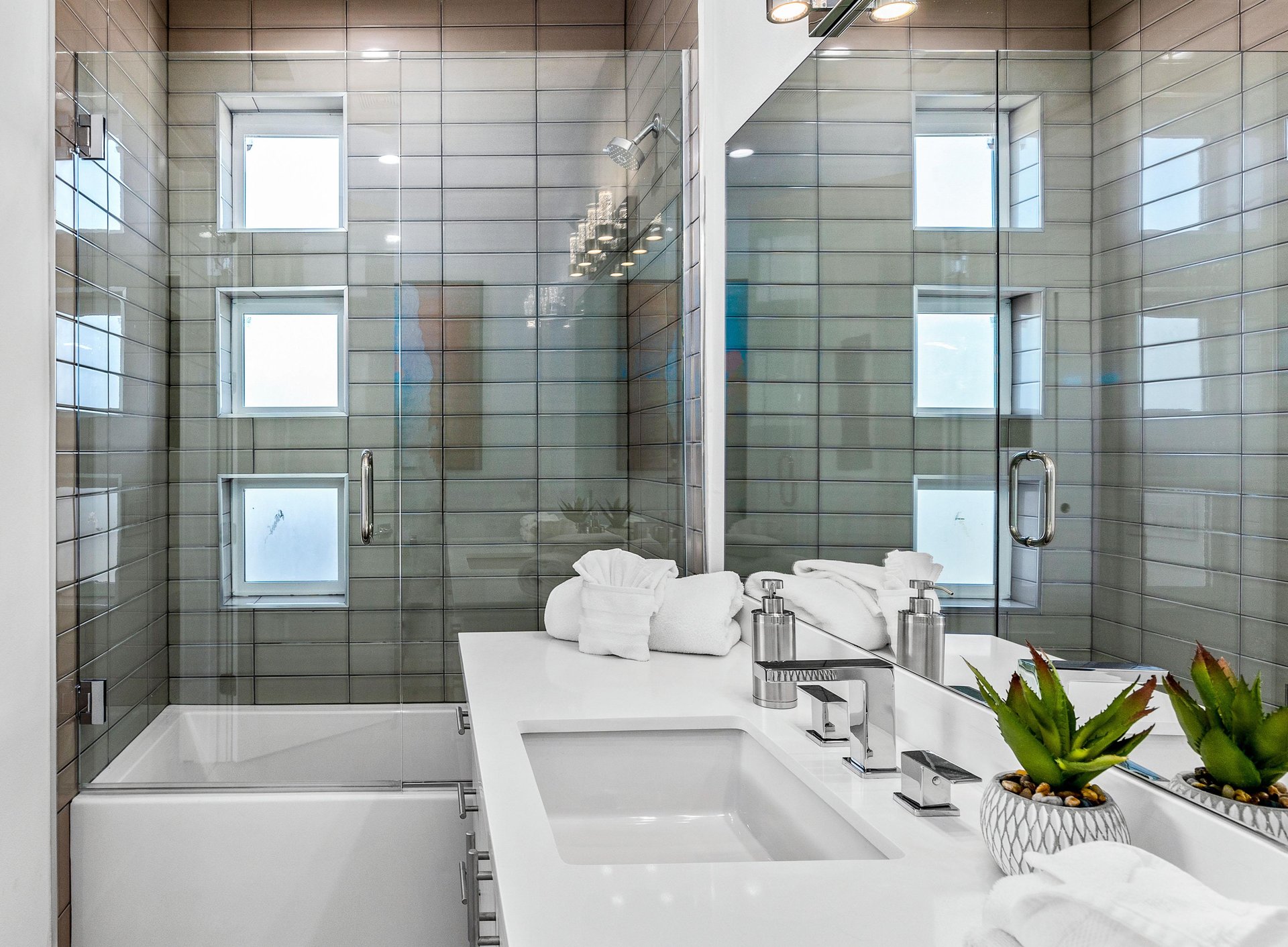 Guest shower