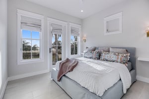 King Bedroom Suite, 1st Floor