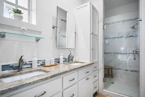 Primary King Bathroom, 1st Floor