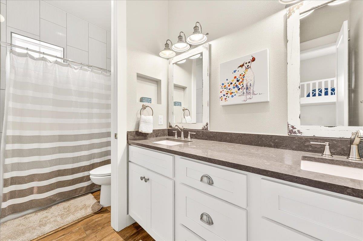 2nd Floor, Bunk Bathroom
