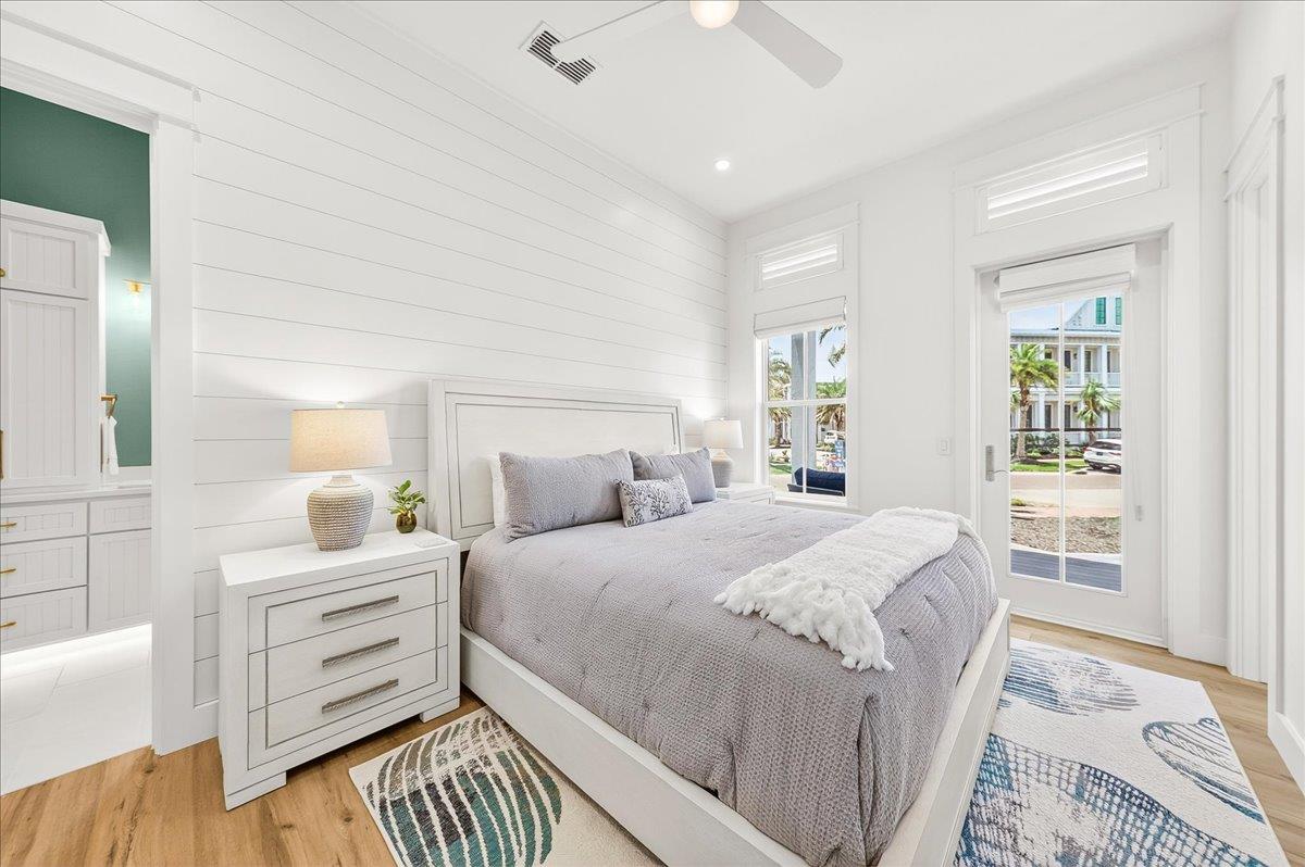 King Bedroom, 1st Floor