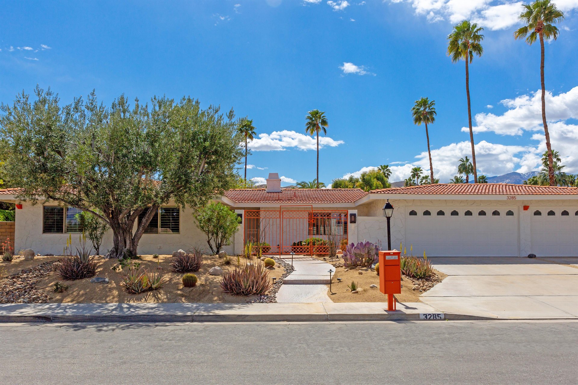 Another sunny day in Palm Springs