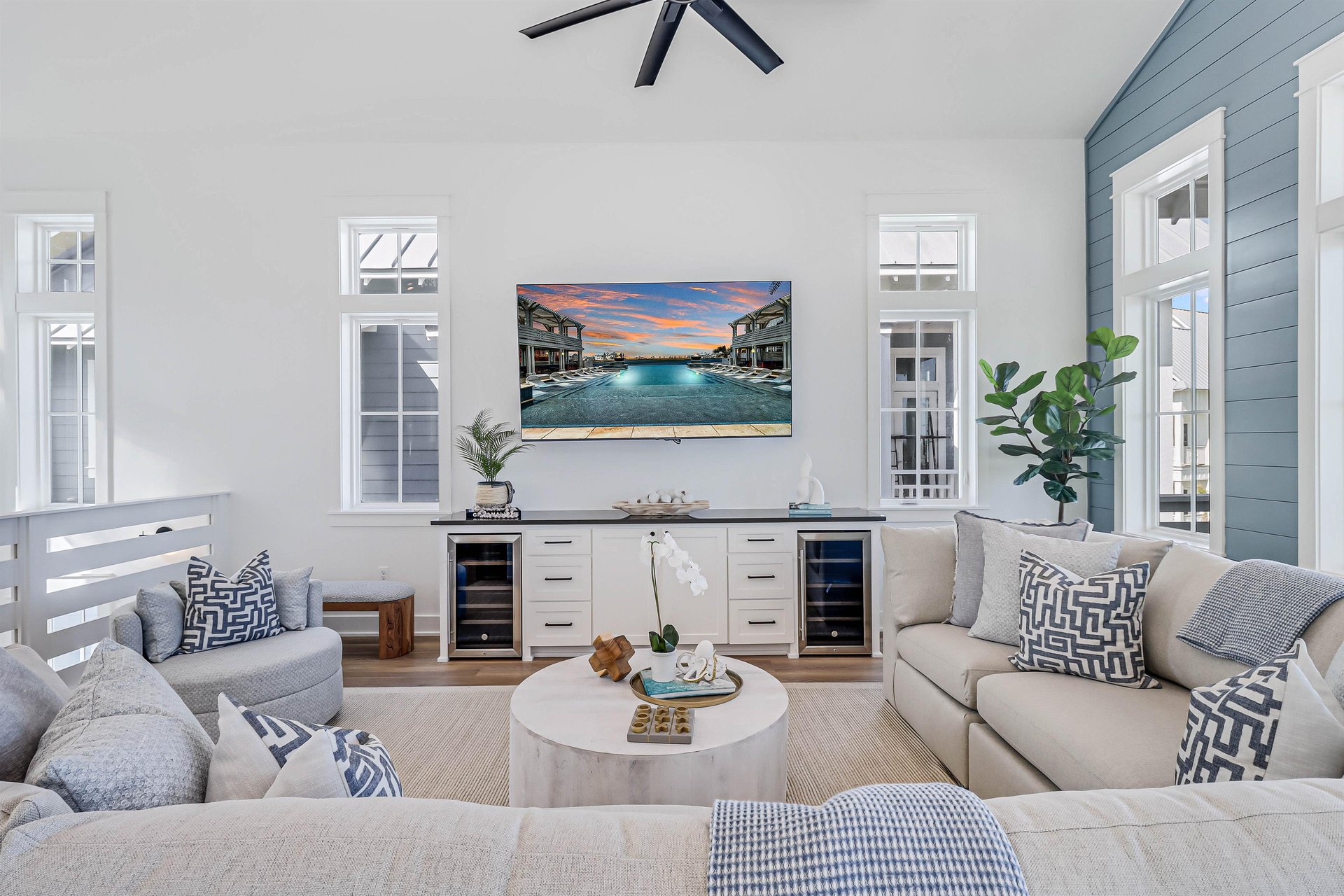 Living Area, 2nd Floor