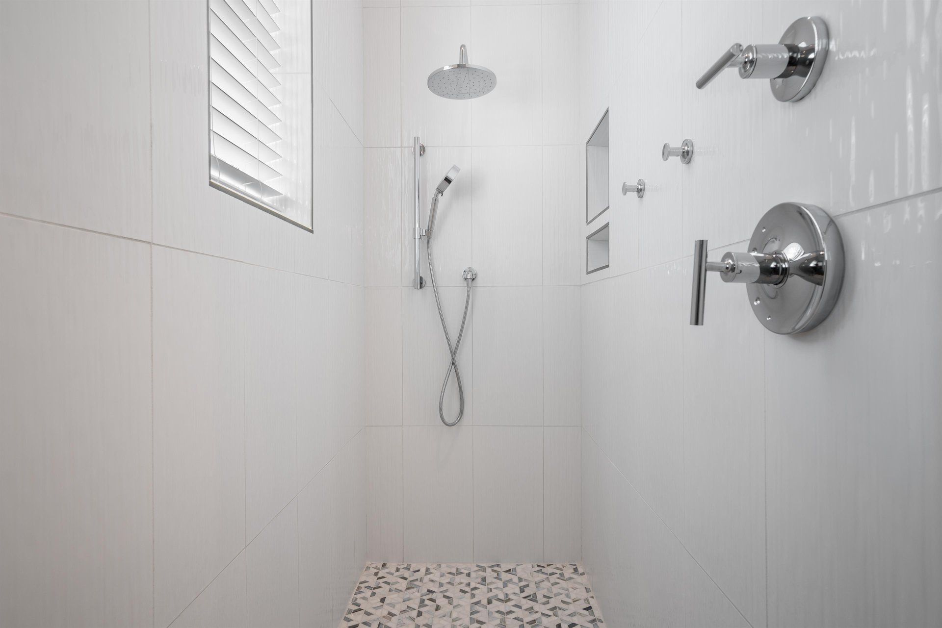 Primary King Bathroom, 2nd Floor