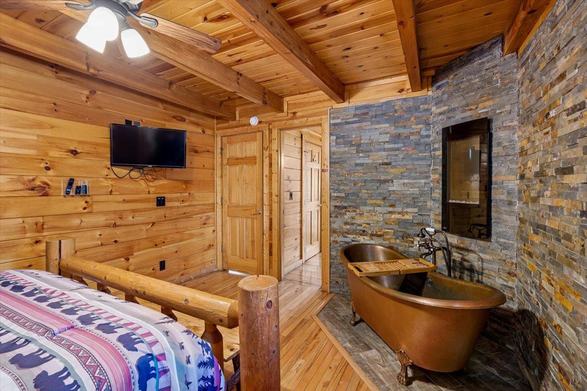20Primary Bedroom