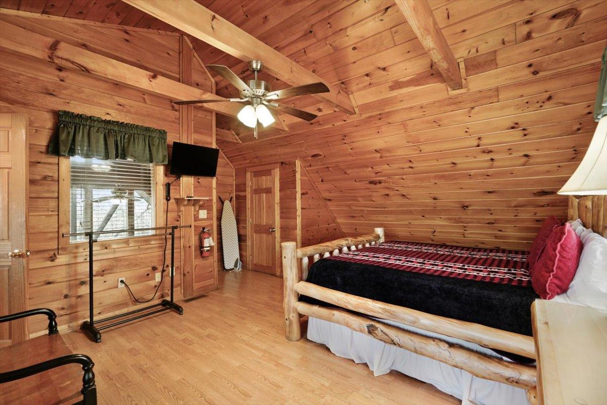 35Primary Bedroom