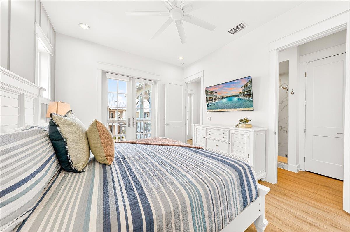 2nd Floor, Queen Bedroom