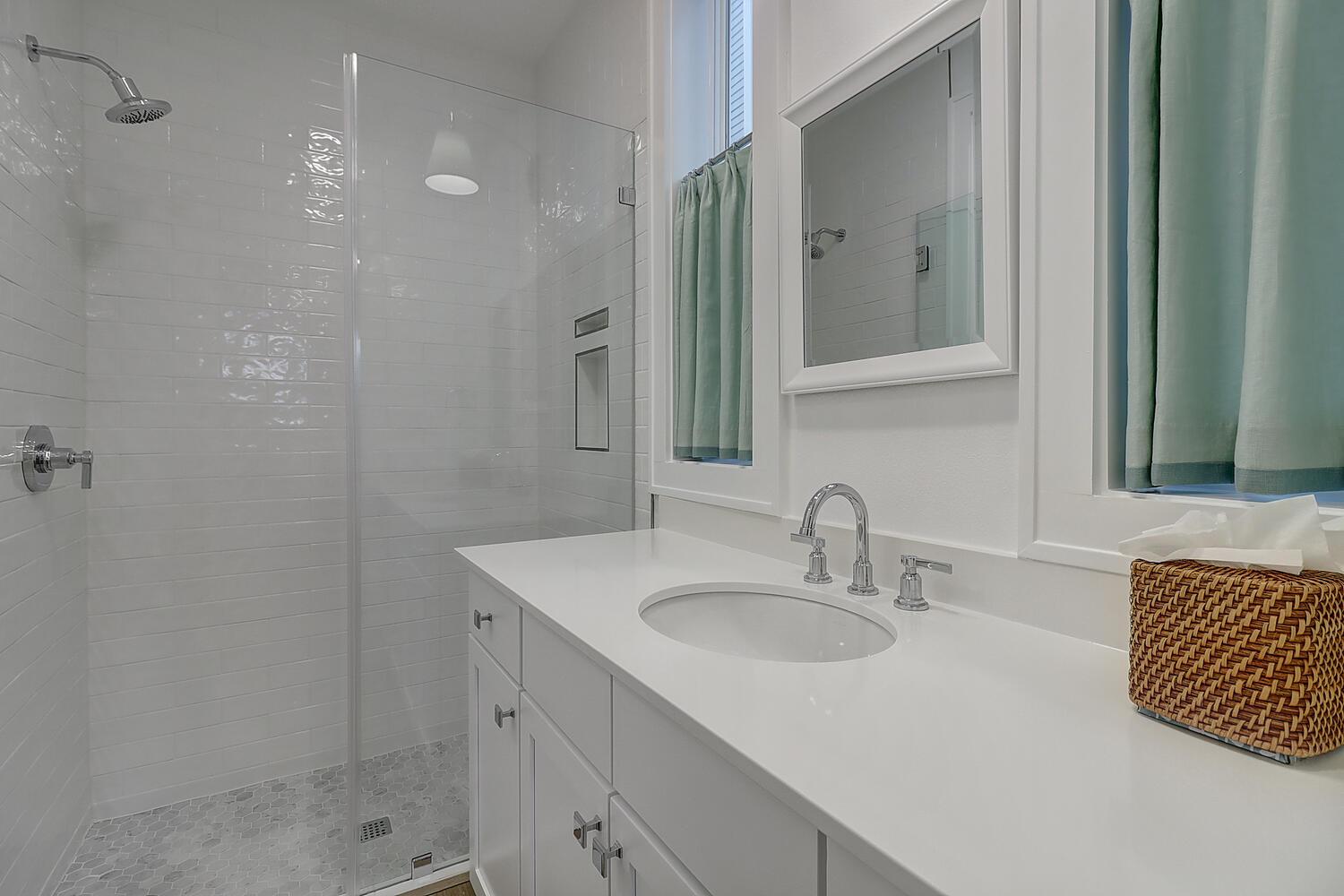 1st Floor Rear King Suite