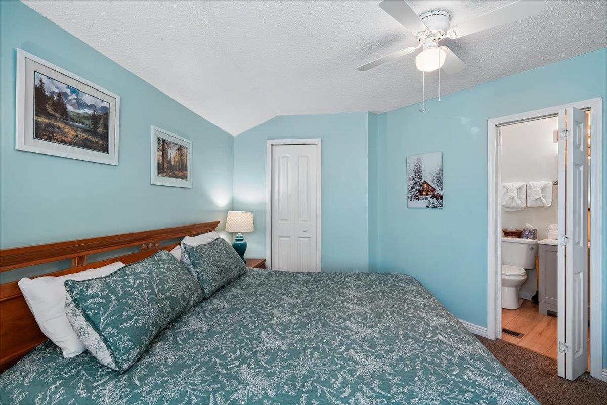 13Primary Bedroom