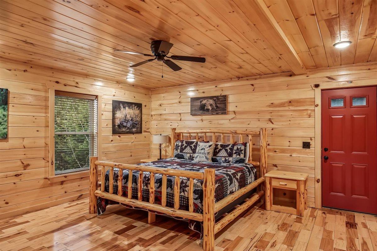 20Primary Bedroom