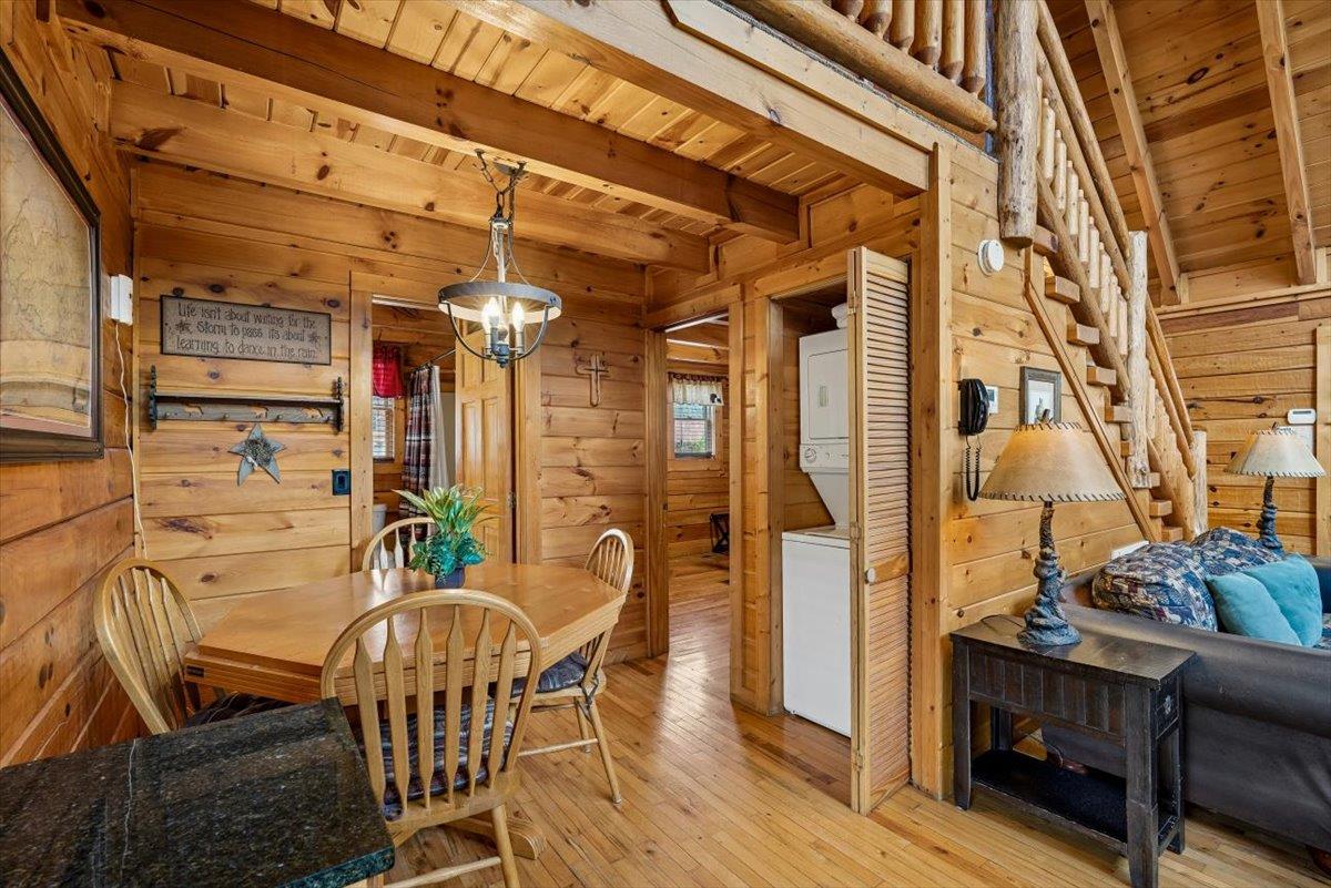 14Dining Room