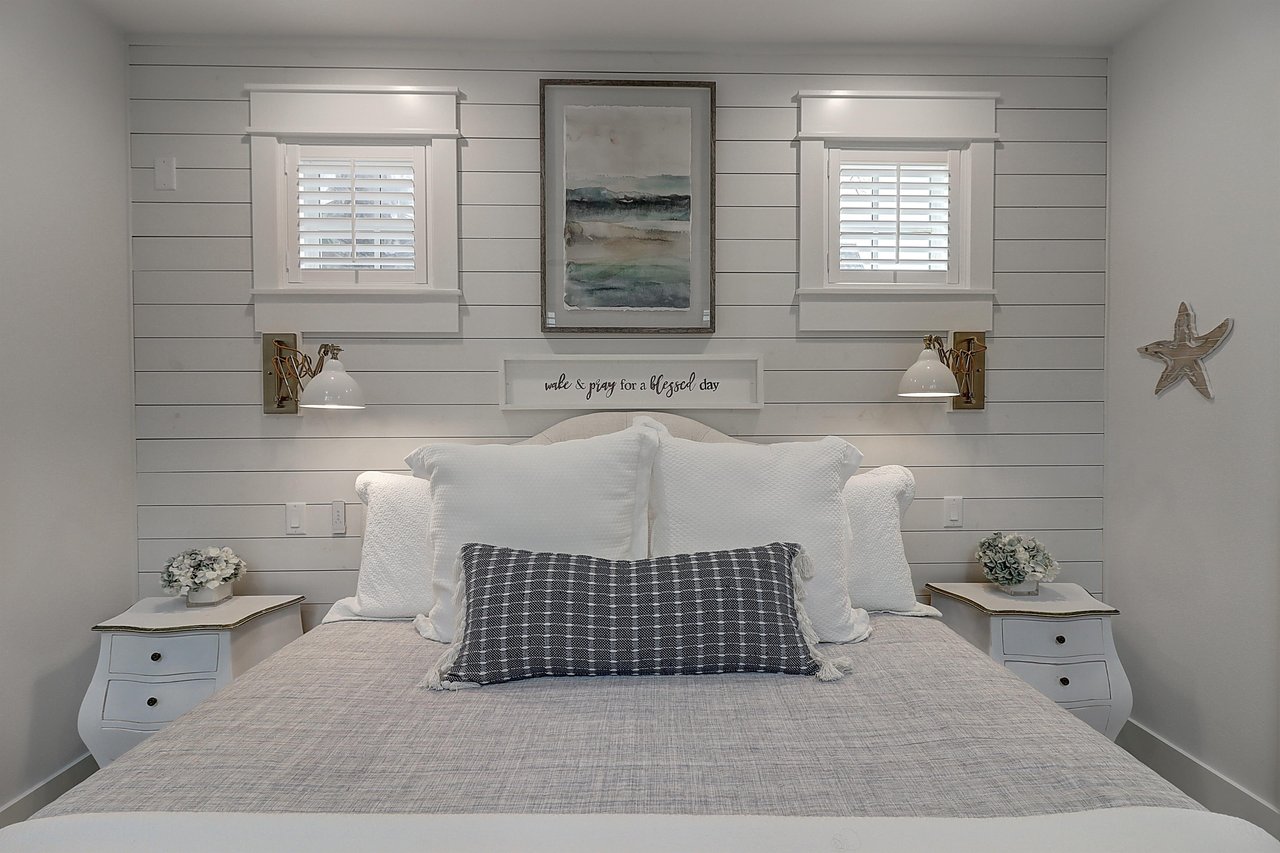 1st Floor, King Bedroom Area