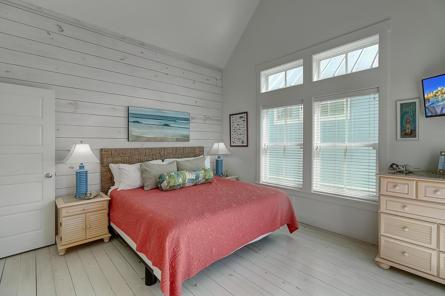 King Bedroom, 2nd Floor