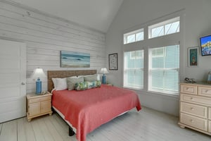 King Bedroom, 2nd Floor