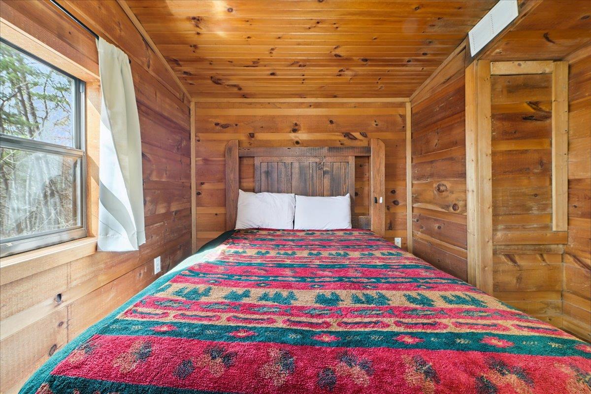 44Primary Bedroom