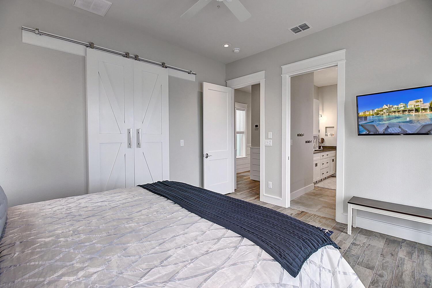 Primary King Bedroom, 1st Floor