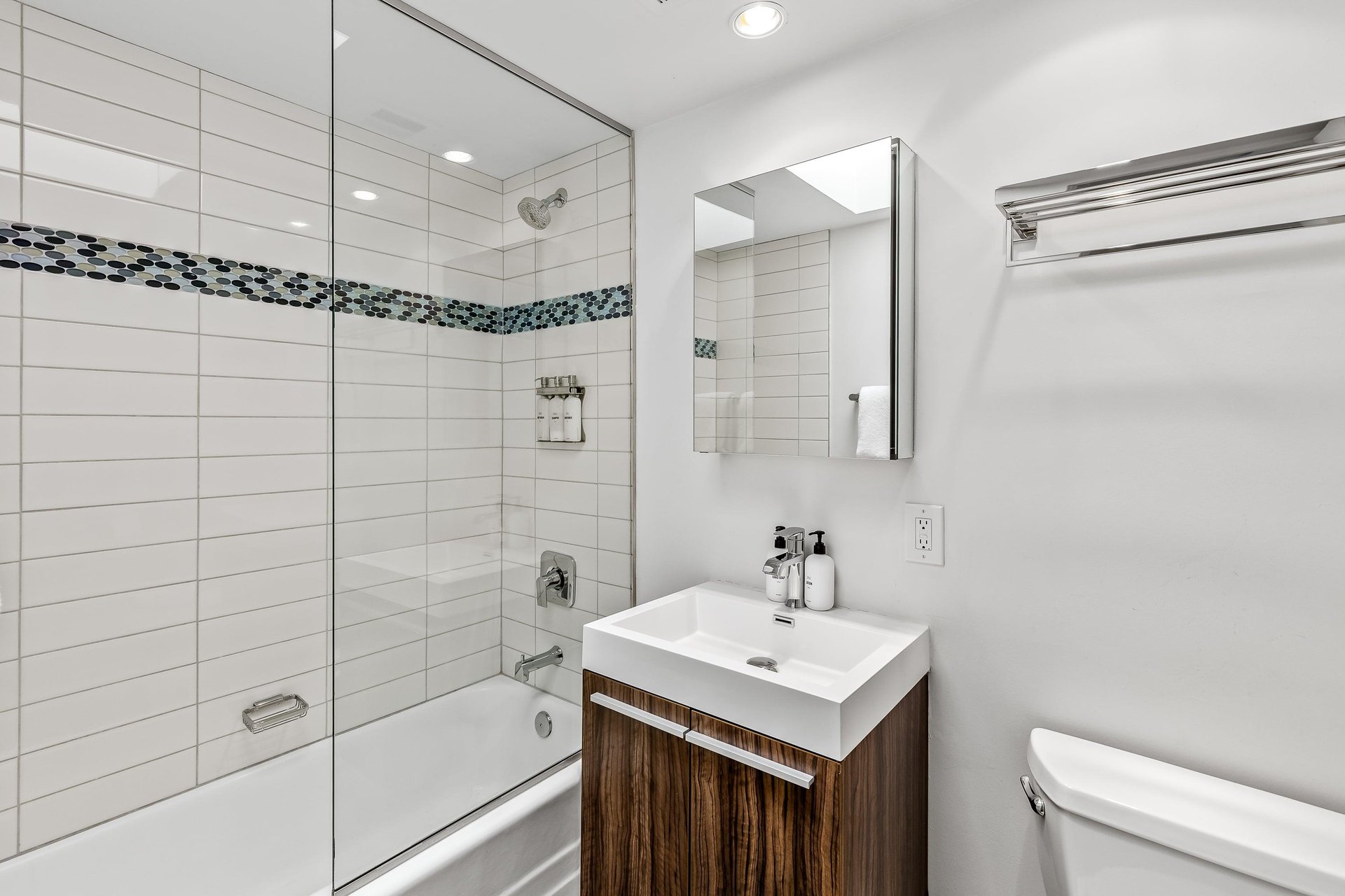 Showerbathtub