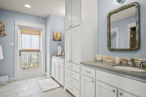 Primary King EnSuite, 3rd Floor