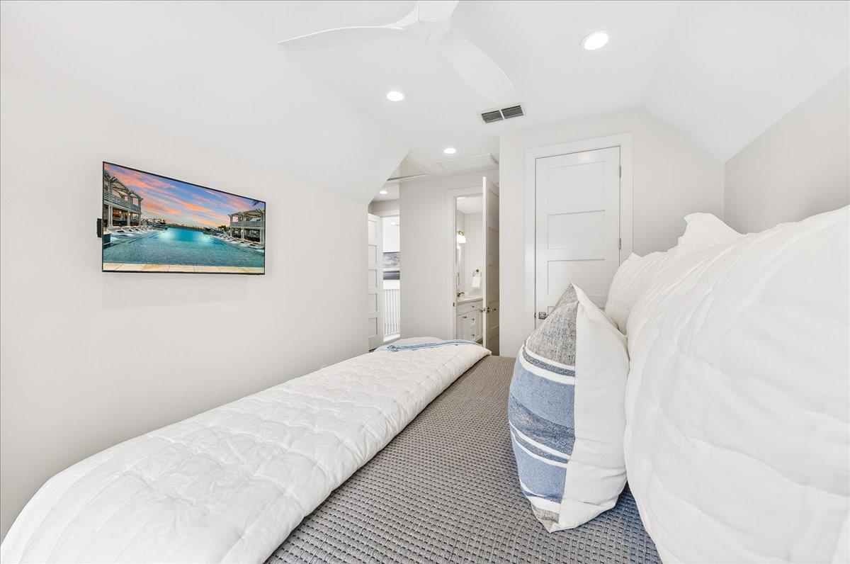 3rd Floor, King Bedroom