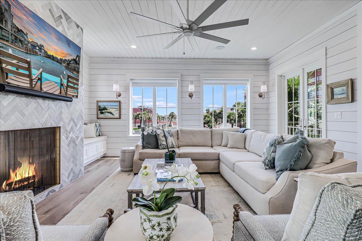 Main Living Area, 2nd Floor