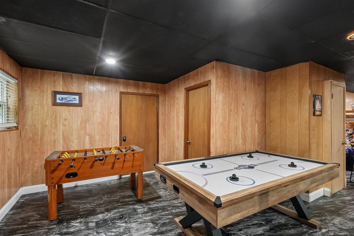 69Recreation Room