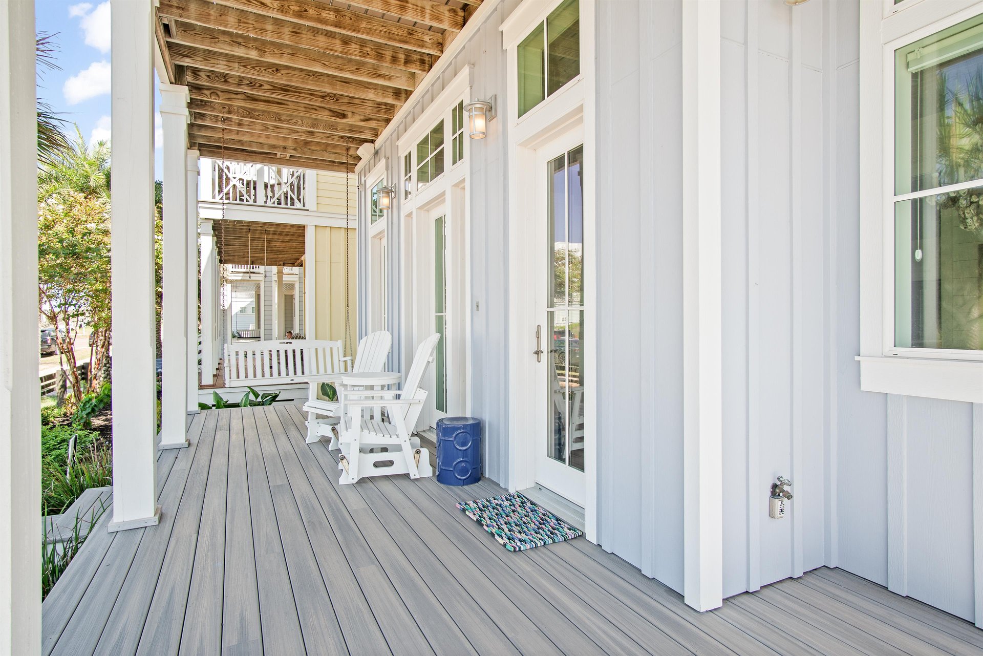Front Porch, 1st Floor