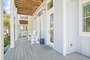 Front Porch, 1st Floor