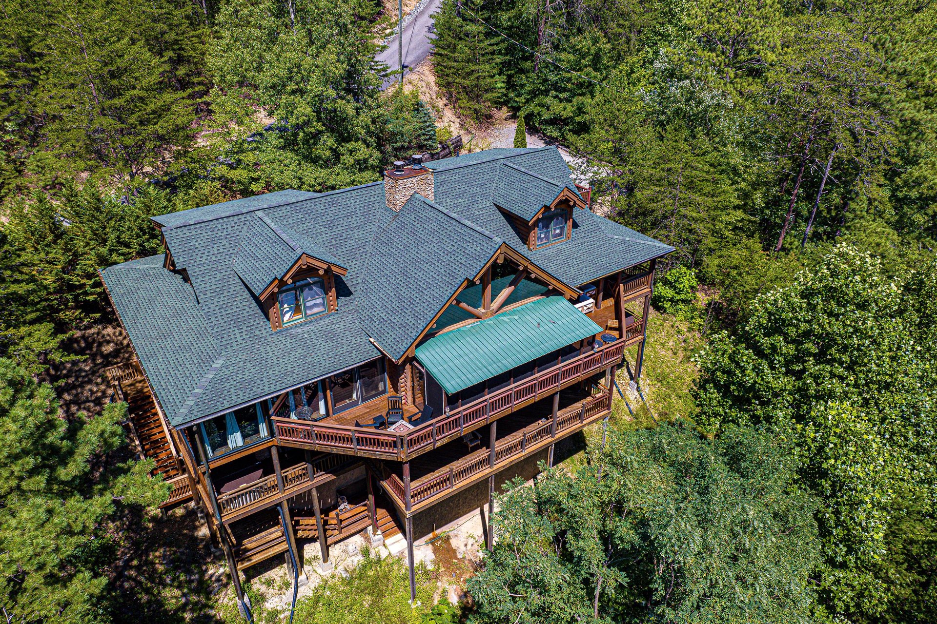 aerial rear exterior