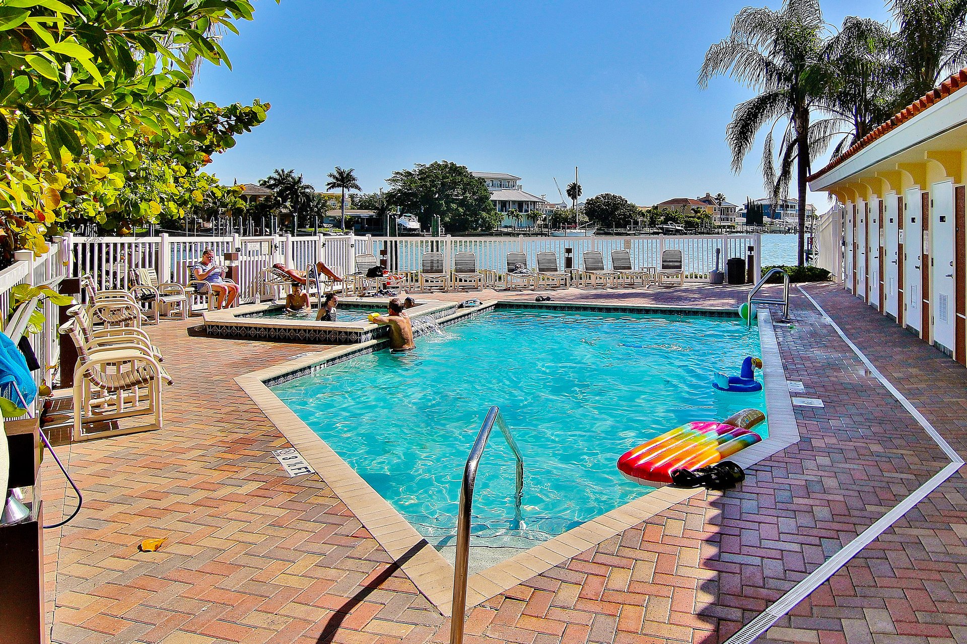 Harborview Grande 404 25