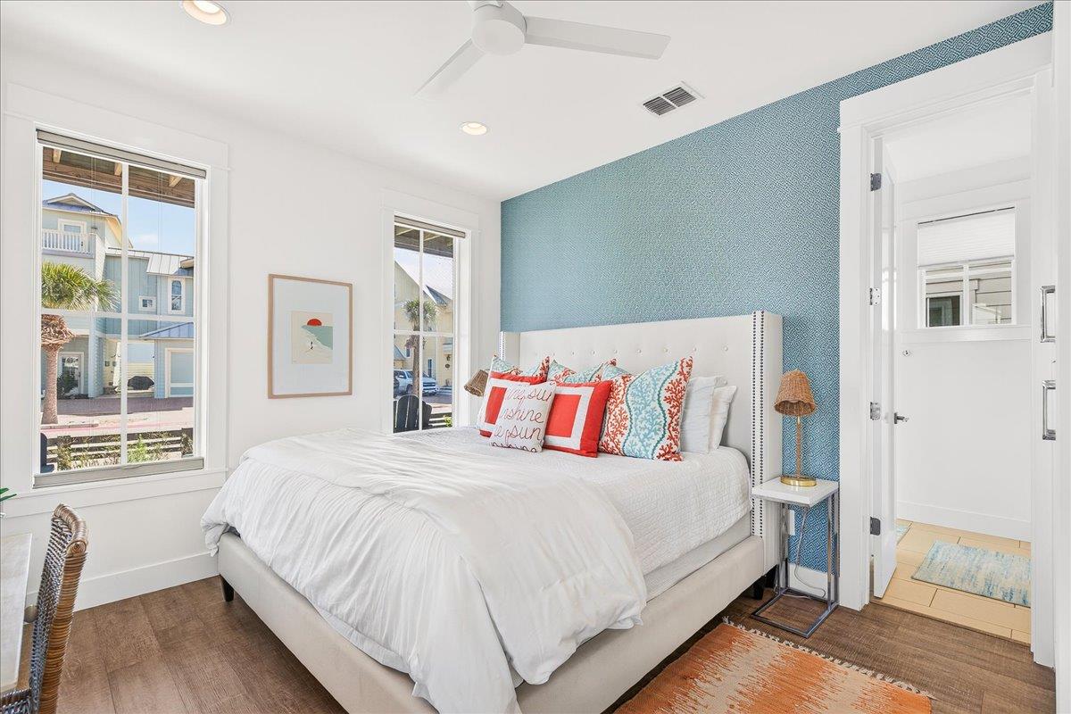 King Bedroom, 1st Floor
