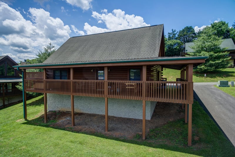 Momma Bear, a 2 bedroom cabin rental located in Pigeon Forge