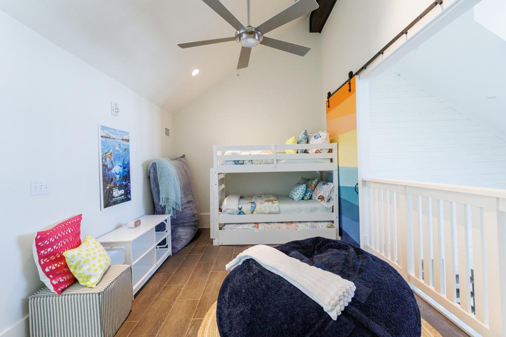 Loft Area, 4th Floor