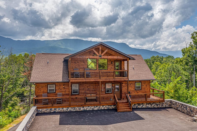 Front of Mountain Peaks cabin