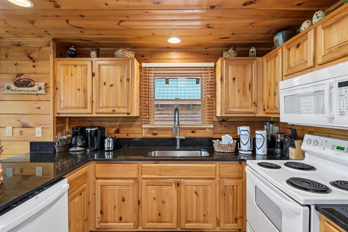 13Kitchen