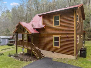 Creekside Dream cabin