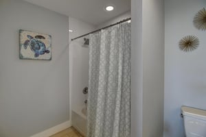 Private Queen Bathroom