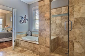 Master King Bathroom