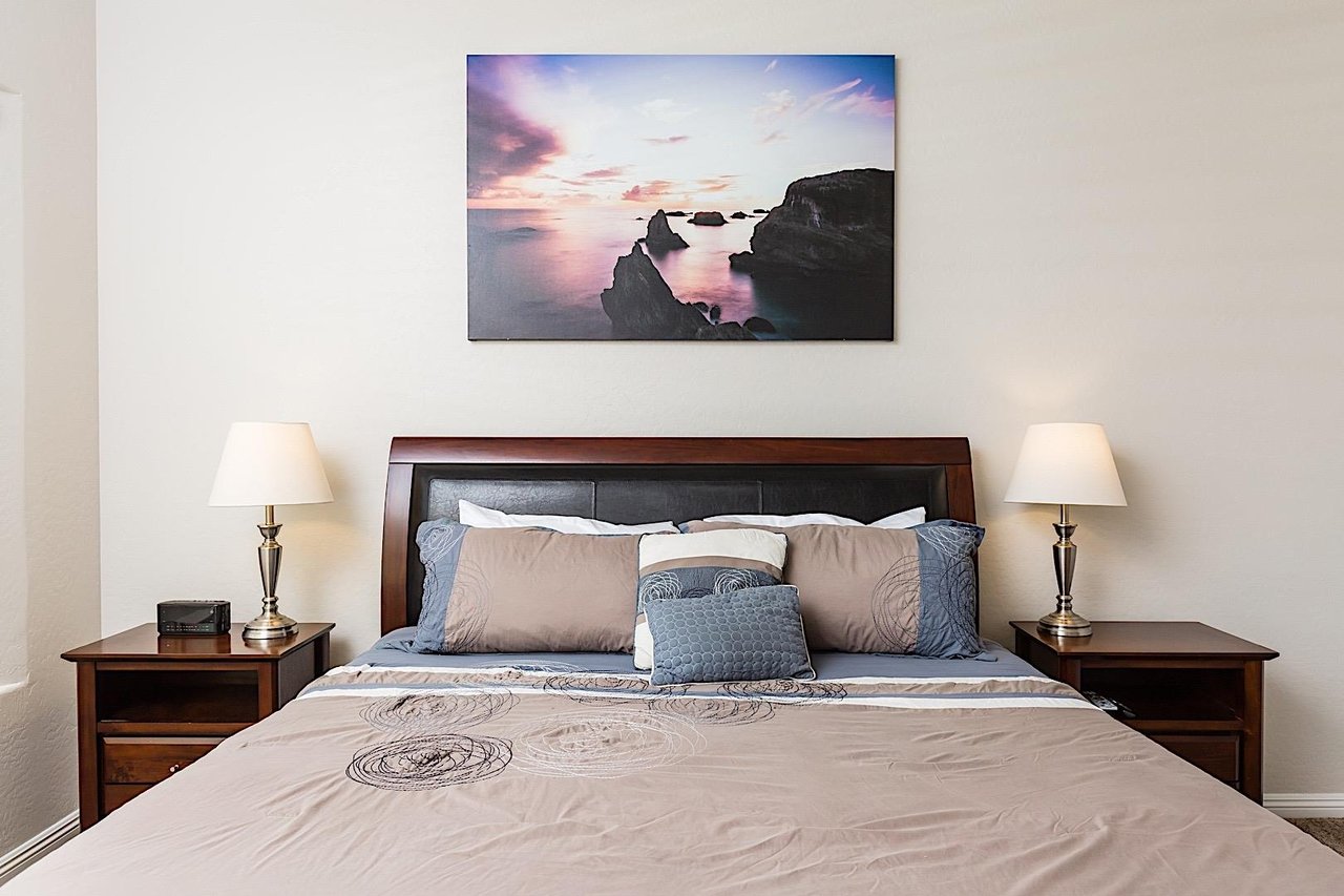 Master Suite  King Bed