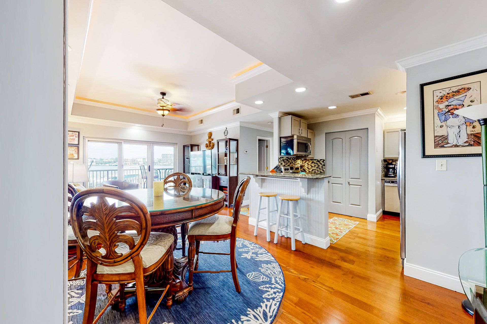 Sun King Yacht Club 2C 8