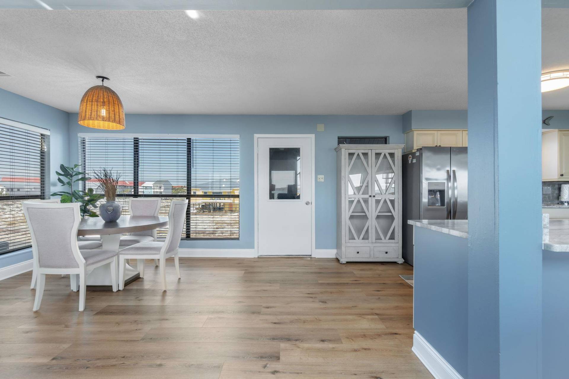 Main Level Entrance Into Kitchen