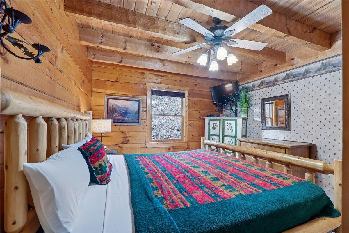 18Bedroom