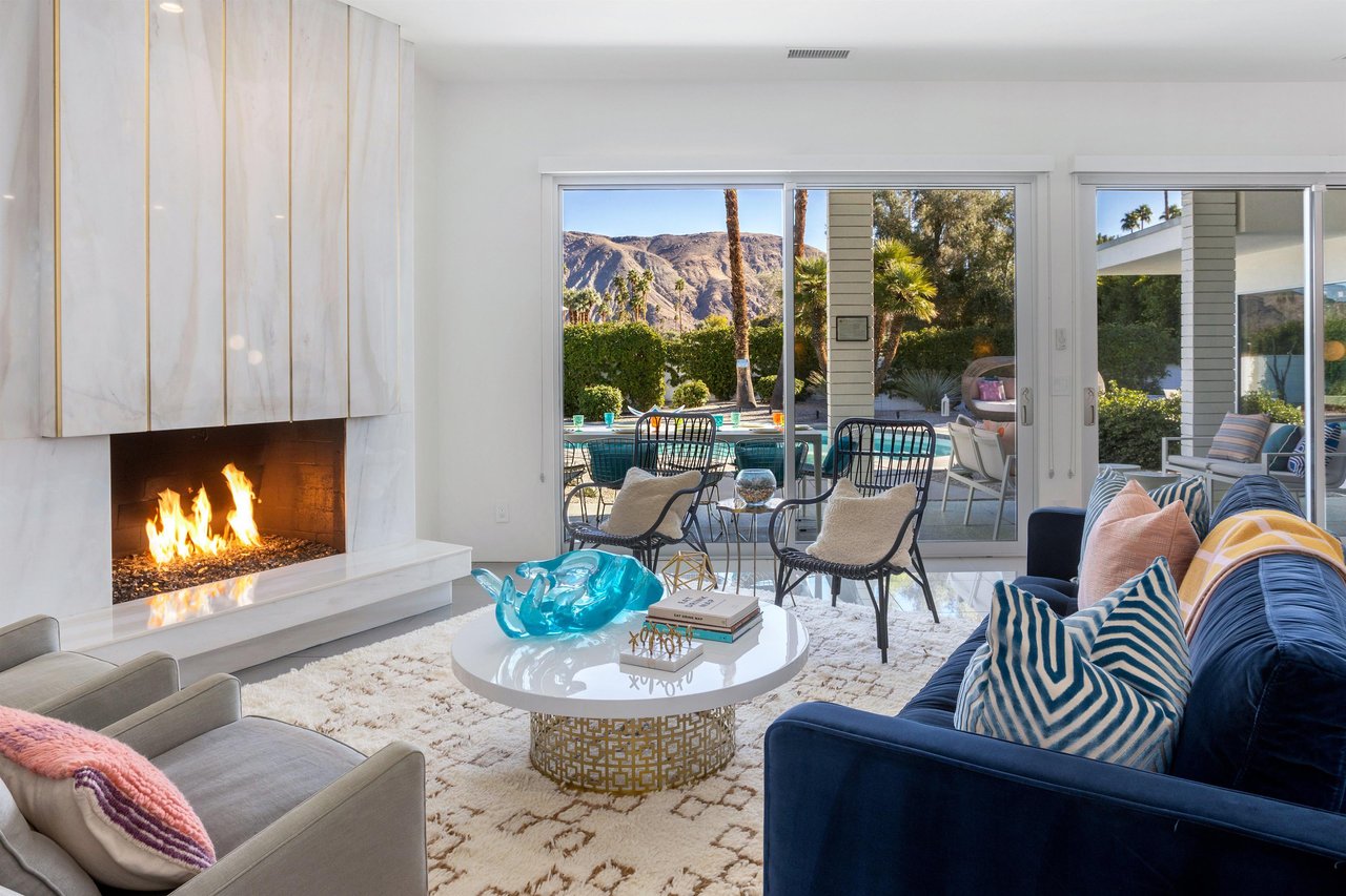 Walls of glass  blur the lines between indoor and outdoor living