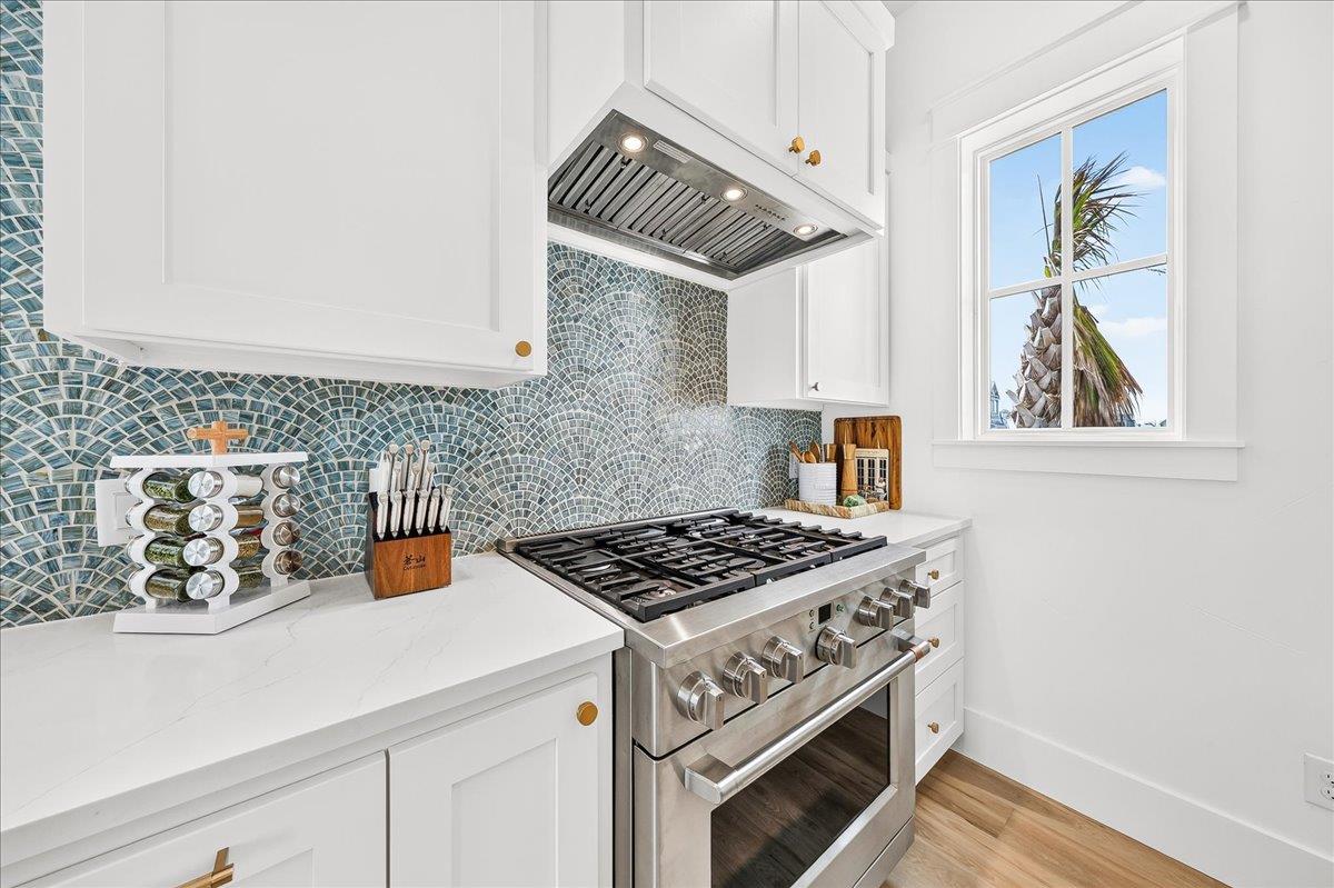 Kitchen, 1st Floor
