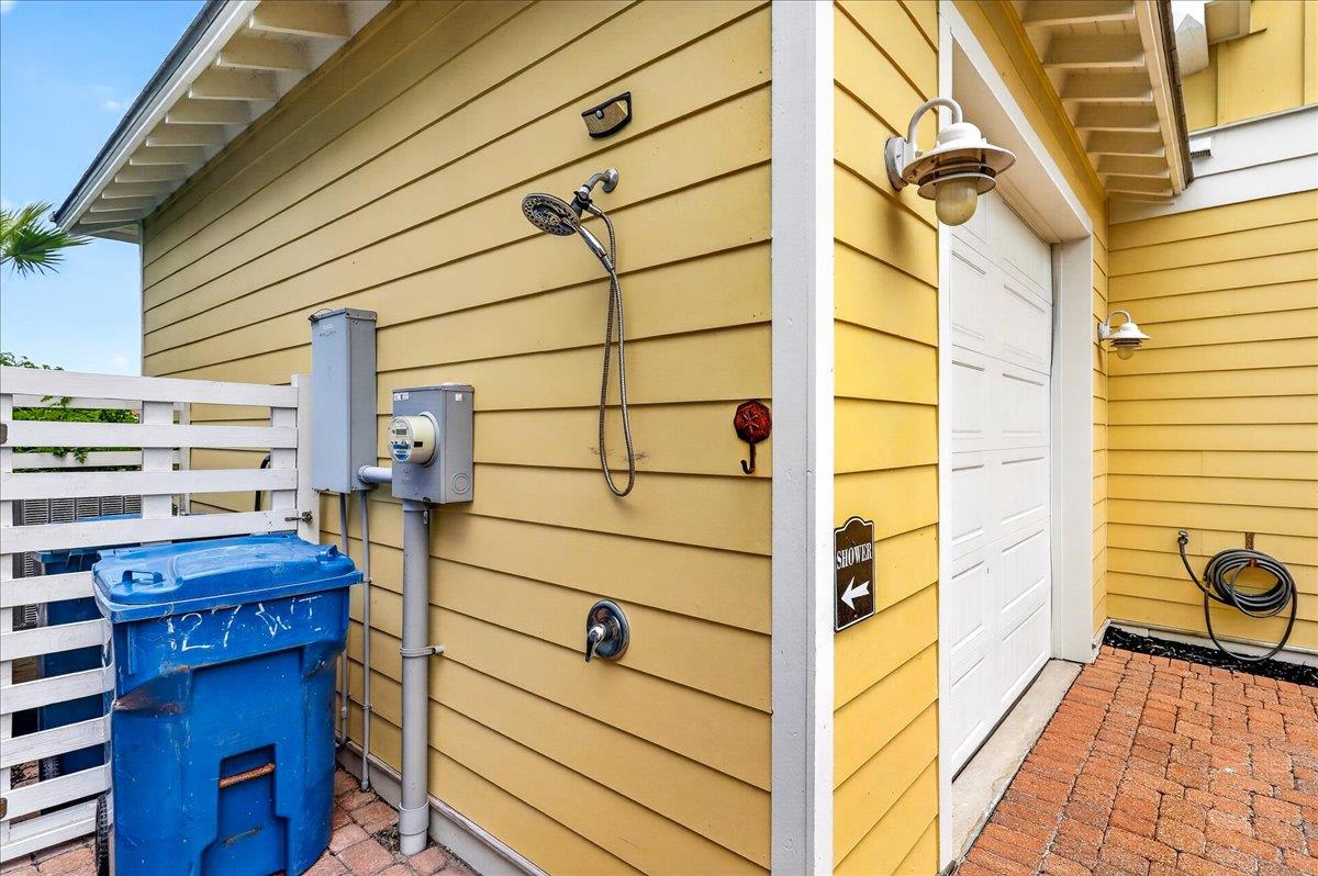 1st Floor, Outdoor Shower